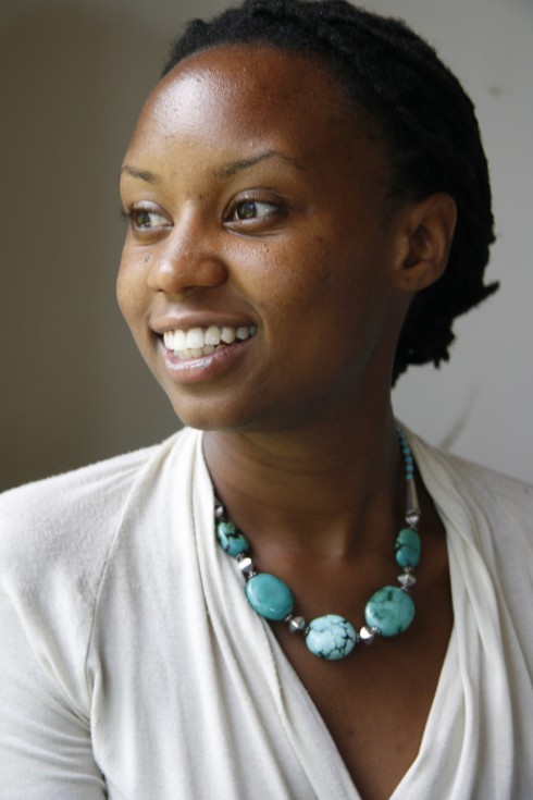 Directora keniana Wanuri Kahiu. Fuente: http://kalamu.com.