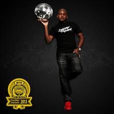 Anuncio de Dj Euphonik para el MTN Bushfire Festival 2013. 