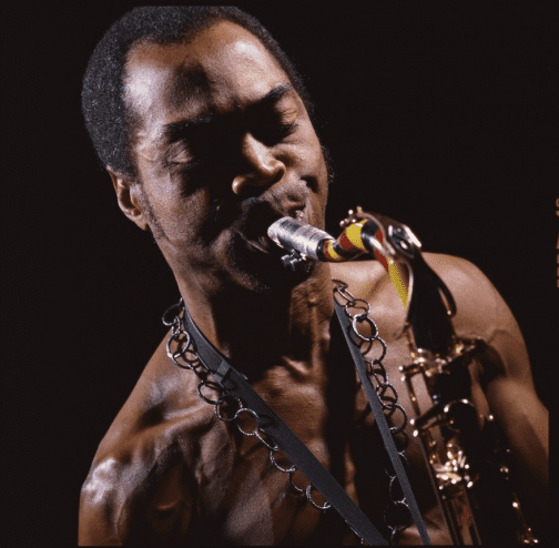 Fela Kuti por Bernard Matussiere. Fuente: fela.net. 