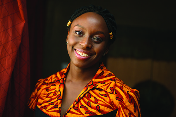 Chimamanda Ngozi Adichie. Fuente: Wed de New African Magazine.