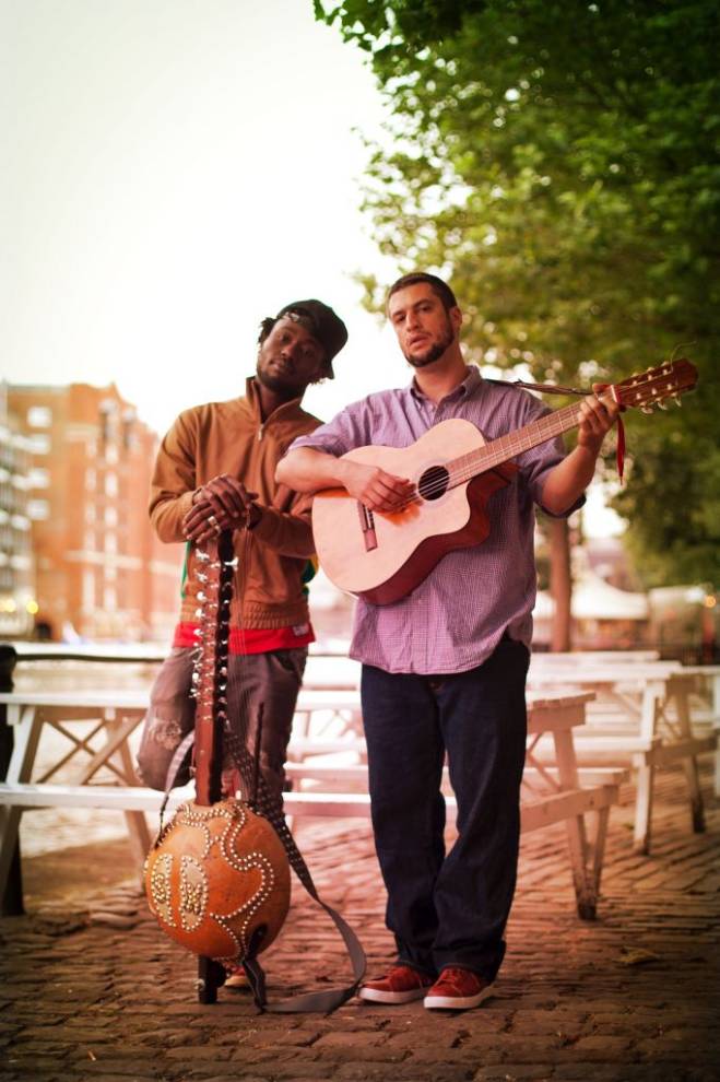 Joe Driscoll & Sekou Kouyate. Fuente: Alex Munro. 