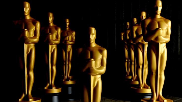 El premio Óscar –también llamado «premio de la Academia» o en inglés: Academy Award– es un premio concedido por la Academia de las Artes y las Ciencias Cinematográficas en reconocimiento a la excelencia de los profesionales en la industria cinematográfica, incluyendo directores, actores y escritores, y es ampliamente considerado el máximo honor en el cine.