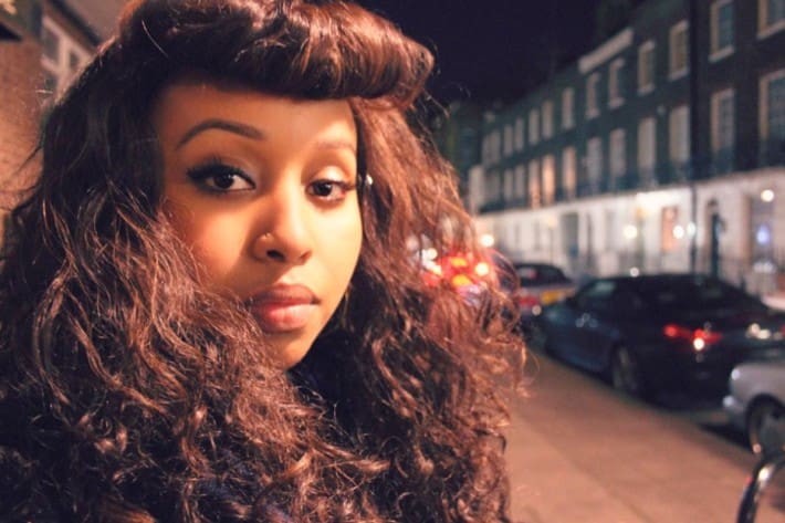 La poetisa Warsan Shire. Fuente: http://penguinrandomhouse.ca/hazlitt