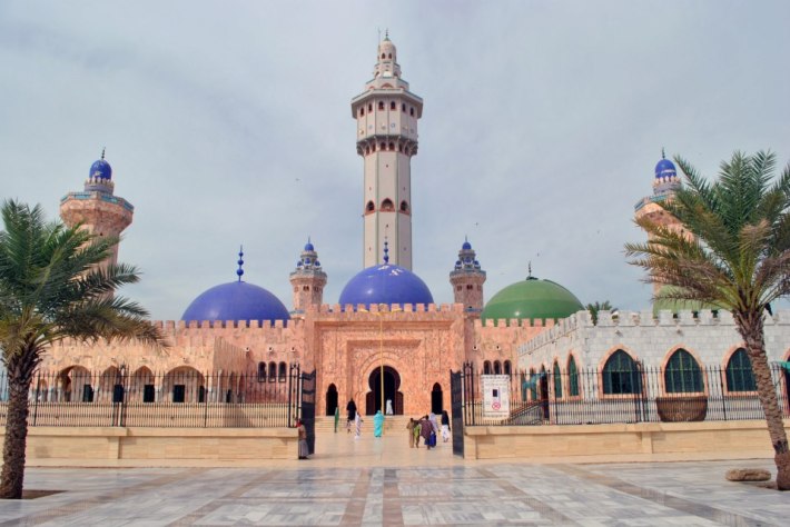 Tuba, la mezquita más grande del mundo negro. Foto: Sebastián Ruiz.