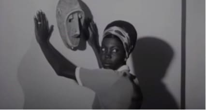 Fragmento de la película "La noire de..." (1966), del director senegalés Ousmane Sembene.