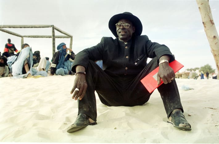 Festival Au Desert in Essakane, near Timbuktu, Mali January 9 - 11 2004. Ali Farka Toure at Festival Au Desert in Mali. (17/01/2004) Digital Image Copyright Matt Devine (+44 7968 869 662/+44 1622 678 896)