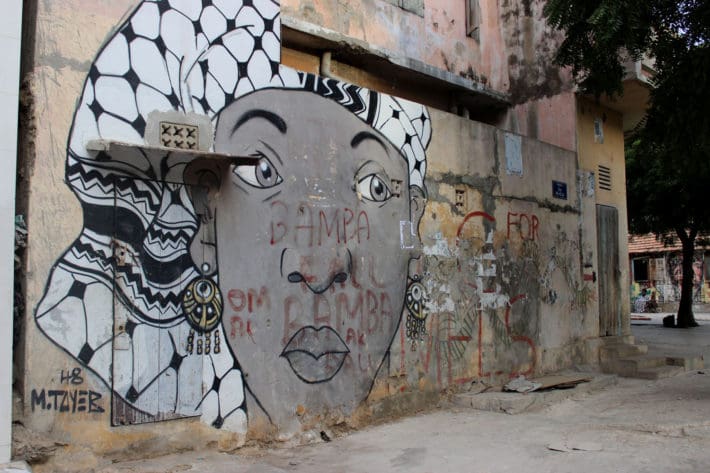 Graffiti realizado en la Medina de Dakar durante el Festival Xeex 2015. Foto de Estrella Sendra/ Wiriko. 