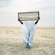 Person_Mirror_BlueCloth_Sand 001