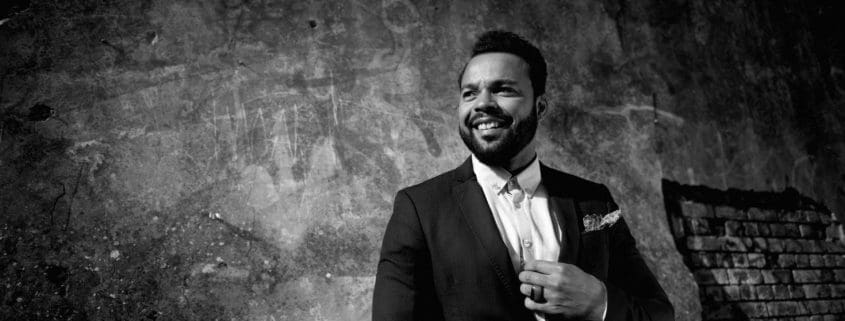 Myles Sanko por Simon Buck.
