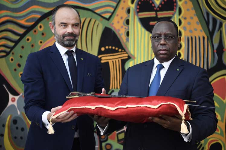 Francia devuelve a Senegal sable de El Hadj Umar Tall
