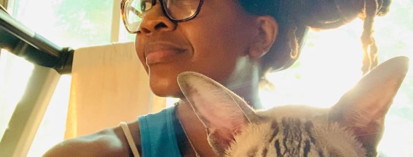 La escritora de literatura fantástica de origen nigeriano, Nnedi Okorafor. Fuente: Instagram de la autora