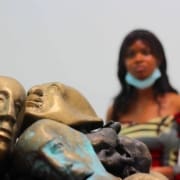 mucat-1 Têtes Precieuses del artista Siriki Ky. Foto: Facebook MuCAT.